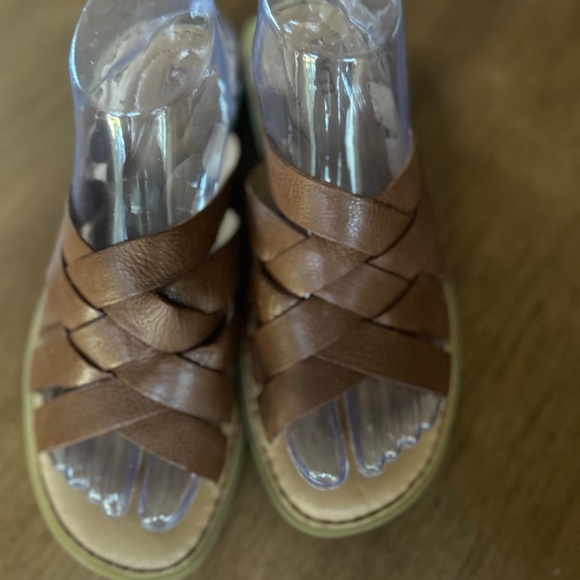 Born leather sandals, size 8 - Picture 1 of 3